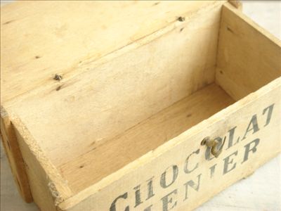 CHOCOLAT MENIERの木箱